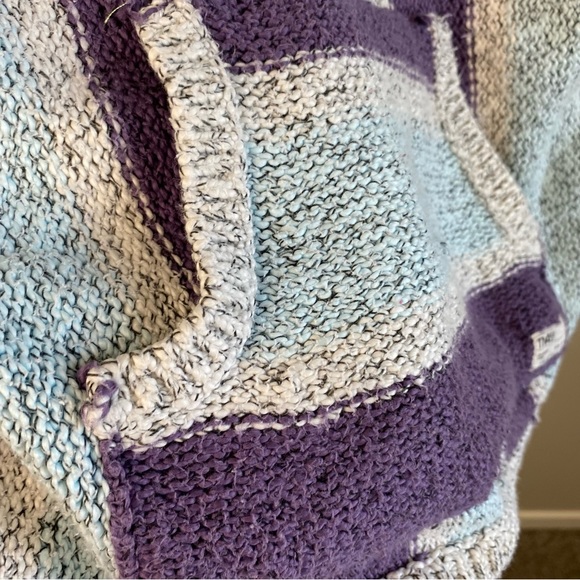 Aritizia - TNA - Baja Beach Sweater in soft pastels - Size Medium - Picture 3 of 7